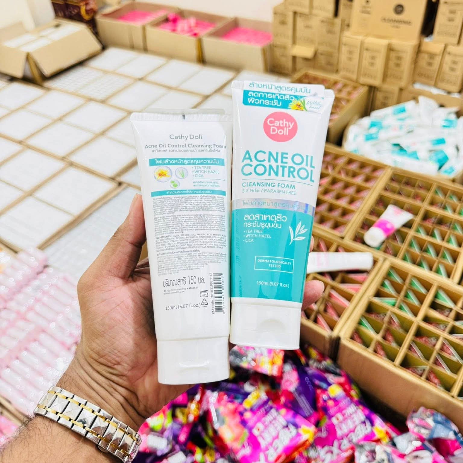 FB_IMG_1771154458508 (1) 𝗖𝗮𝘁𝗵𝘆 𝗗𝗼𝗹𝗹 - 𝗔𝗰𝗻𝗲 𝗢𝗶𝗹 𝗖𝗼𝗻𝘁𝗿𝗼𝗹 𝗖𝗹𝗲𝗮𝗻𝘀𝗶𝗻𝗴 𝗙𝗼𝗮𝗺 Face Wash 150ml - Image 1